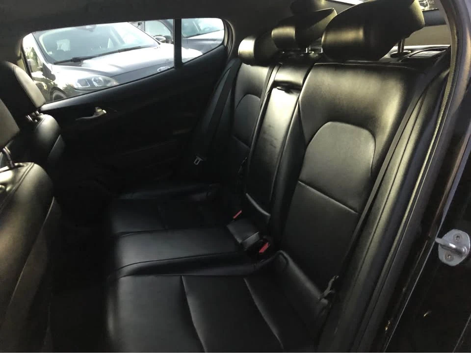 2019 Kia Stinger - Image 12 of 20