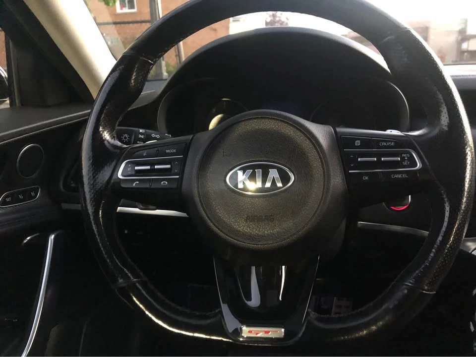 2019 Kia Stinger - Image 14 of 20