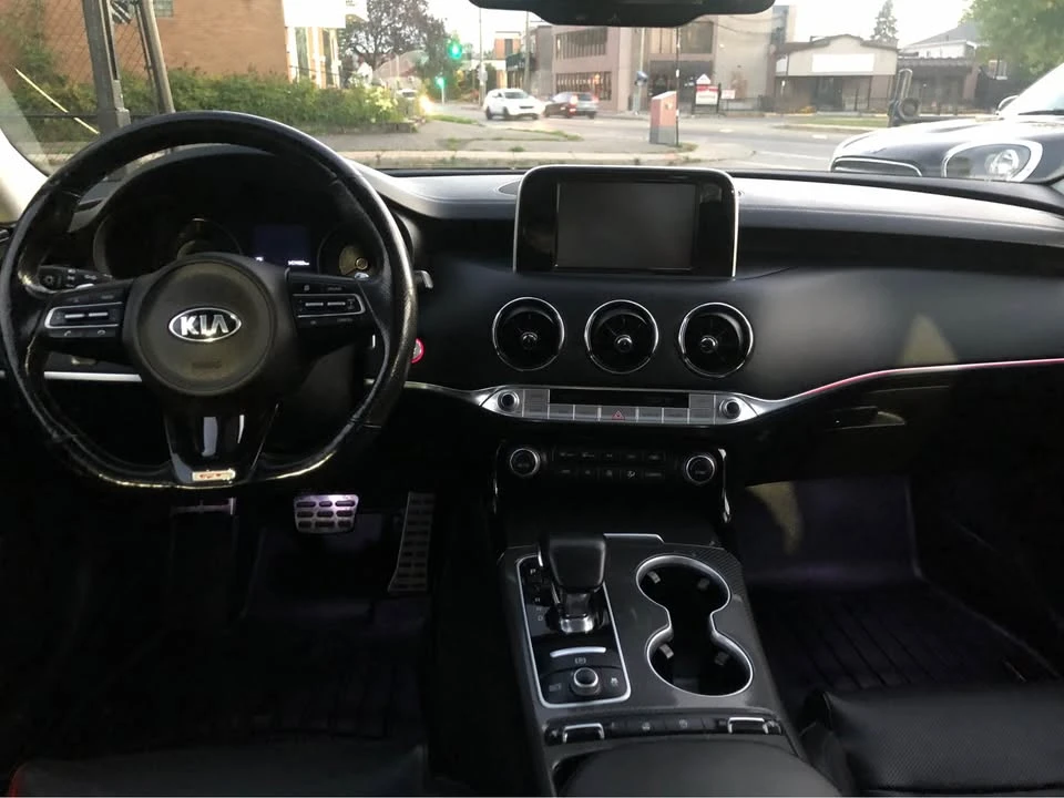 2019 Kia Stinger - Image 13 of 20