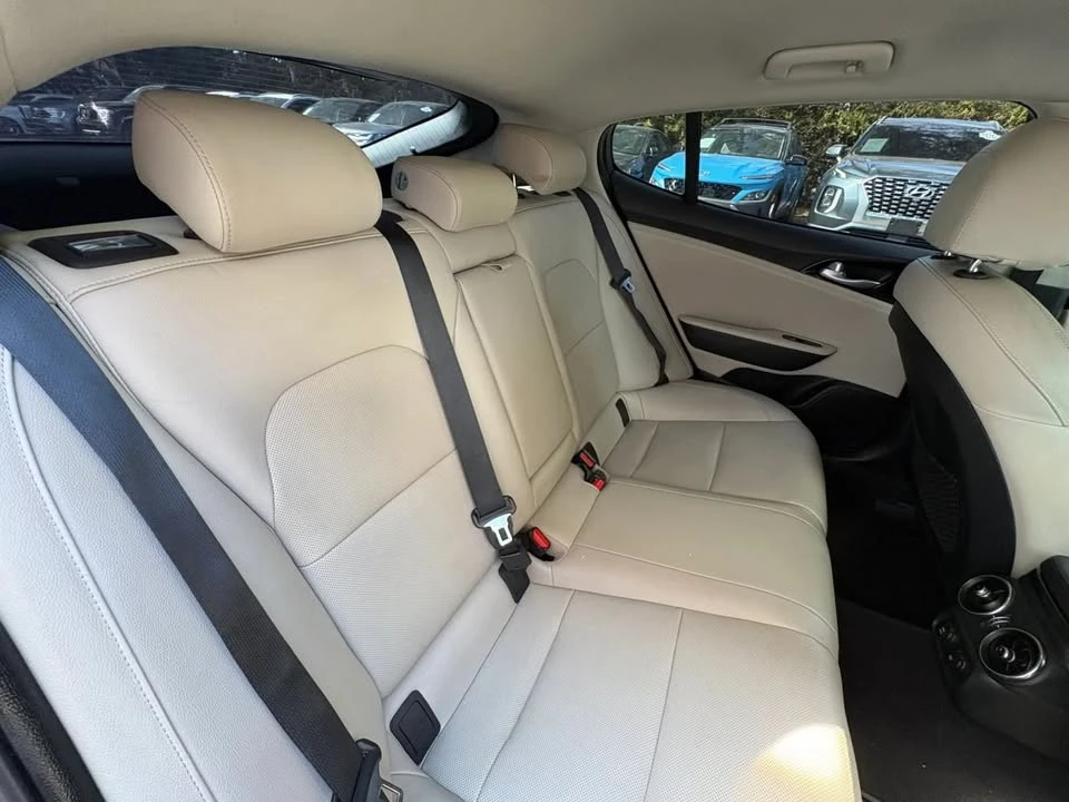 2019 Kia Stinger - Image 14 of 19