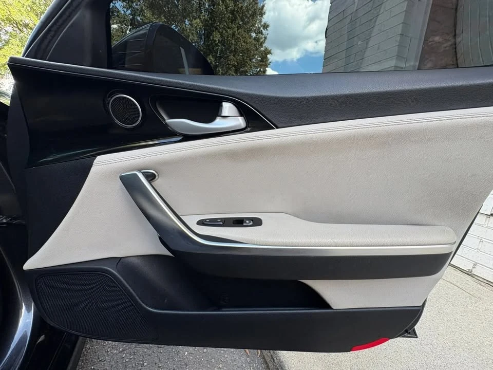 2019 Kia Stinger - Image 13 of 19