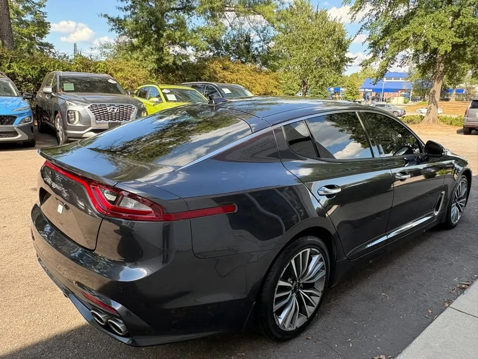 2019 Kia Stinger - Image 6 of 19