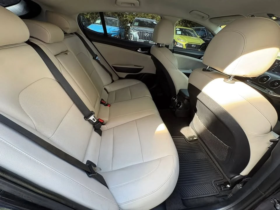 2019 Kia Stinger - Image 15 of 19
