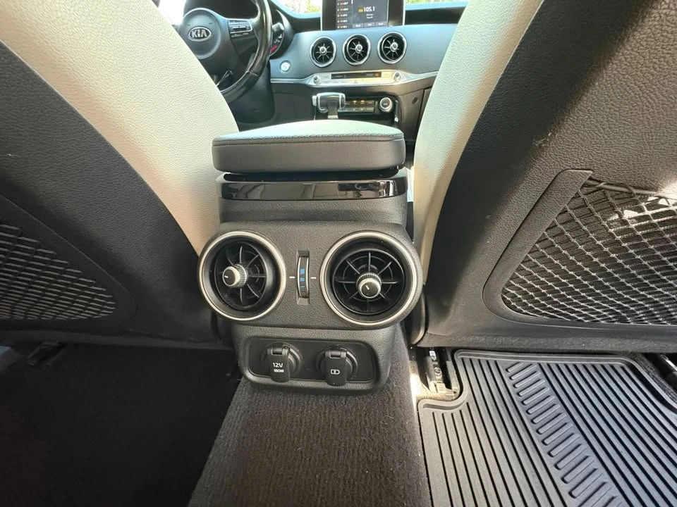 2019 Kia Stinger - Image 17 of 19