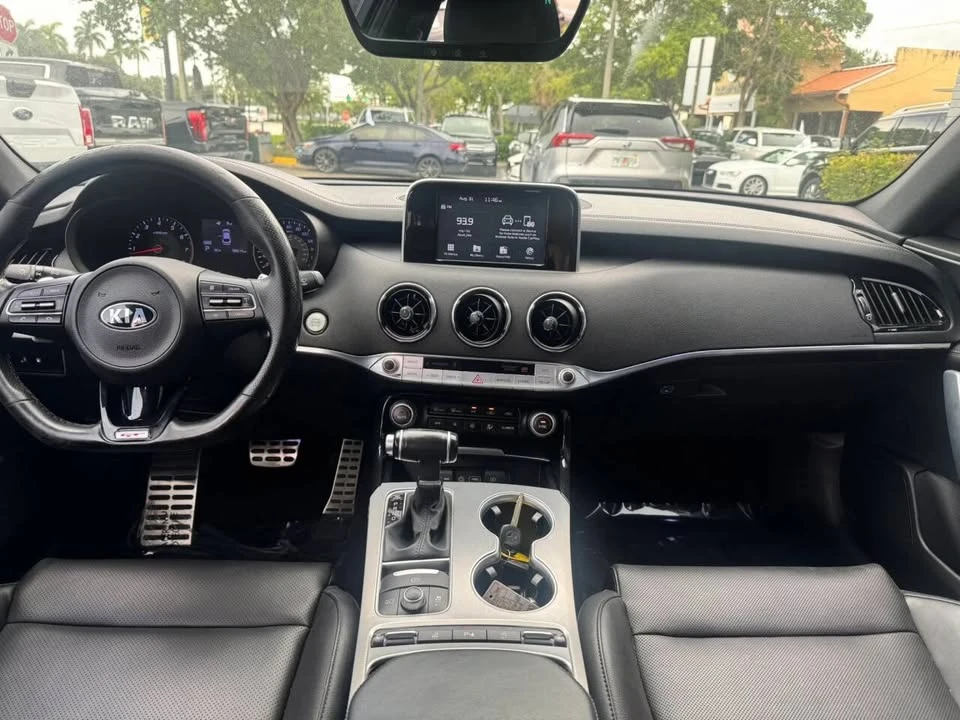 2019 Kia Stinger - Image 18 of 20