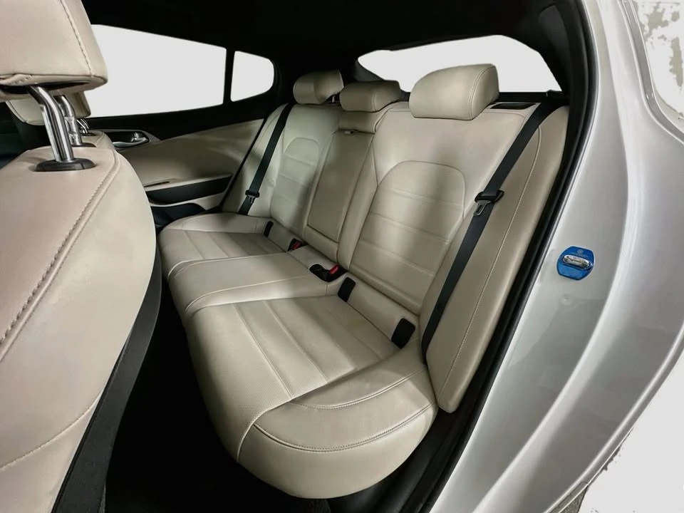 2019 Kia Stinger - Image 14 of 20
