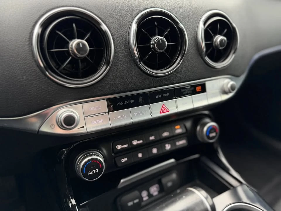 2019 Kia Stinger - Image 19 of 20