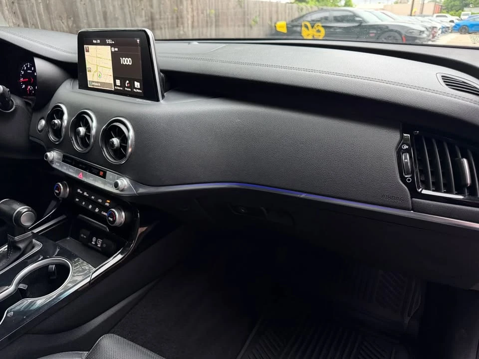 2019 Kia Stinger - Image 18 of 20