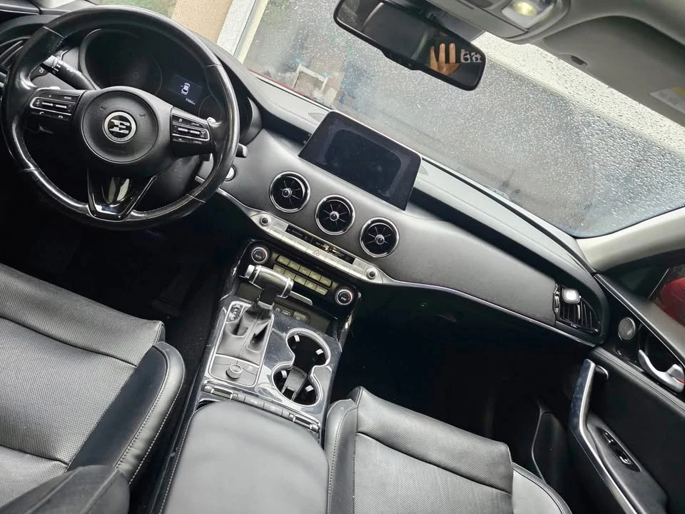 2019 Kia Stinger - Image 5 of 6