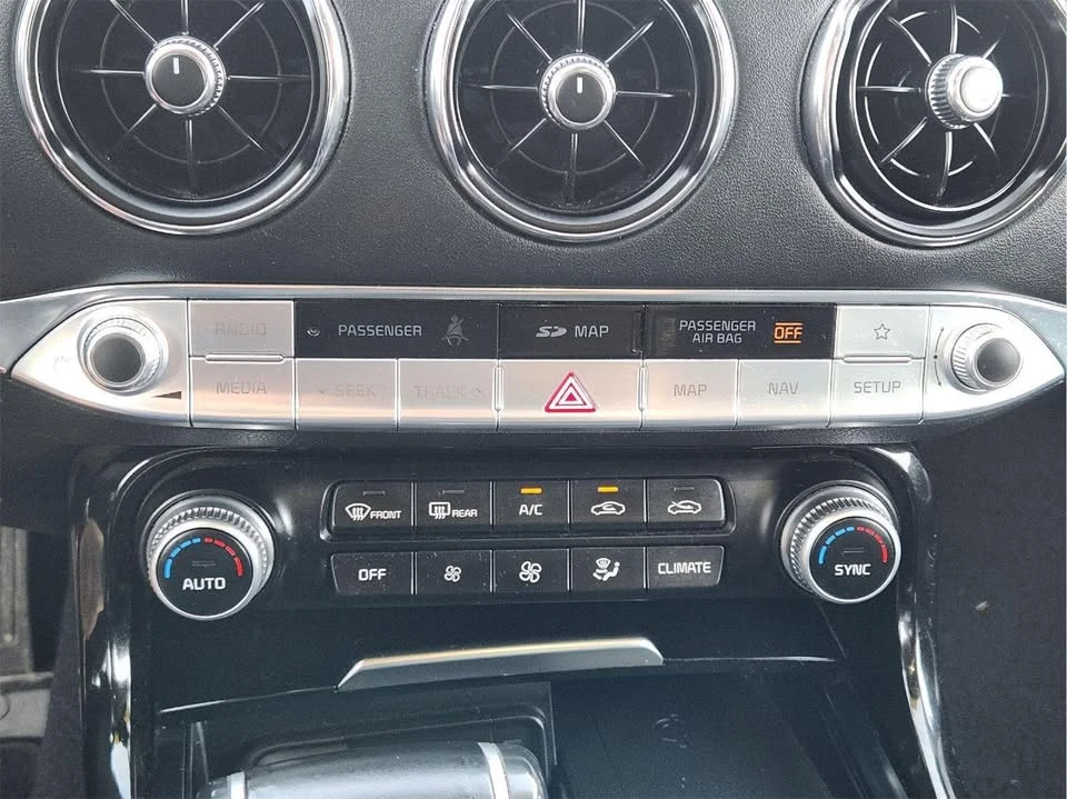 2019 Kia Stinger - Image 19 of 20