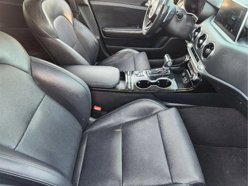 2019 Kia Stinger - Image 14 of 20