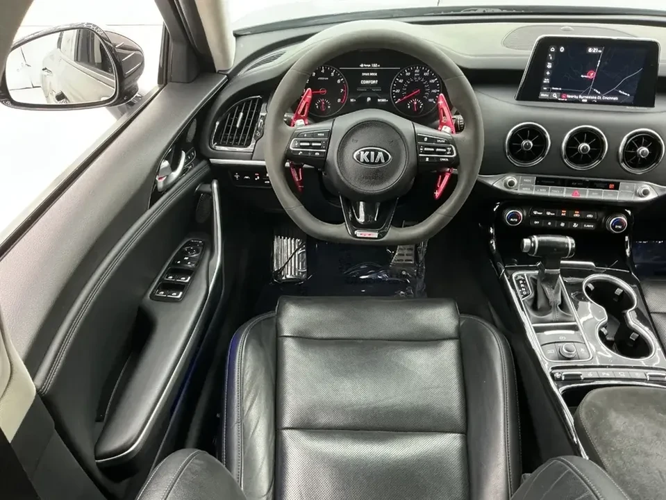 2019 Kia Stinger - Image 13 of 20
