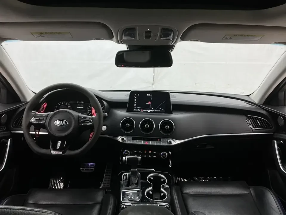 2019 Kia Stinger - Image 11 of 20