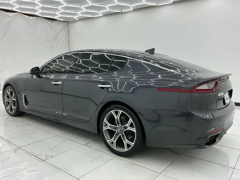 2019 Kia Stinger - Image 4 of 20