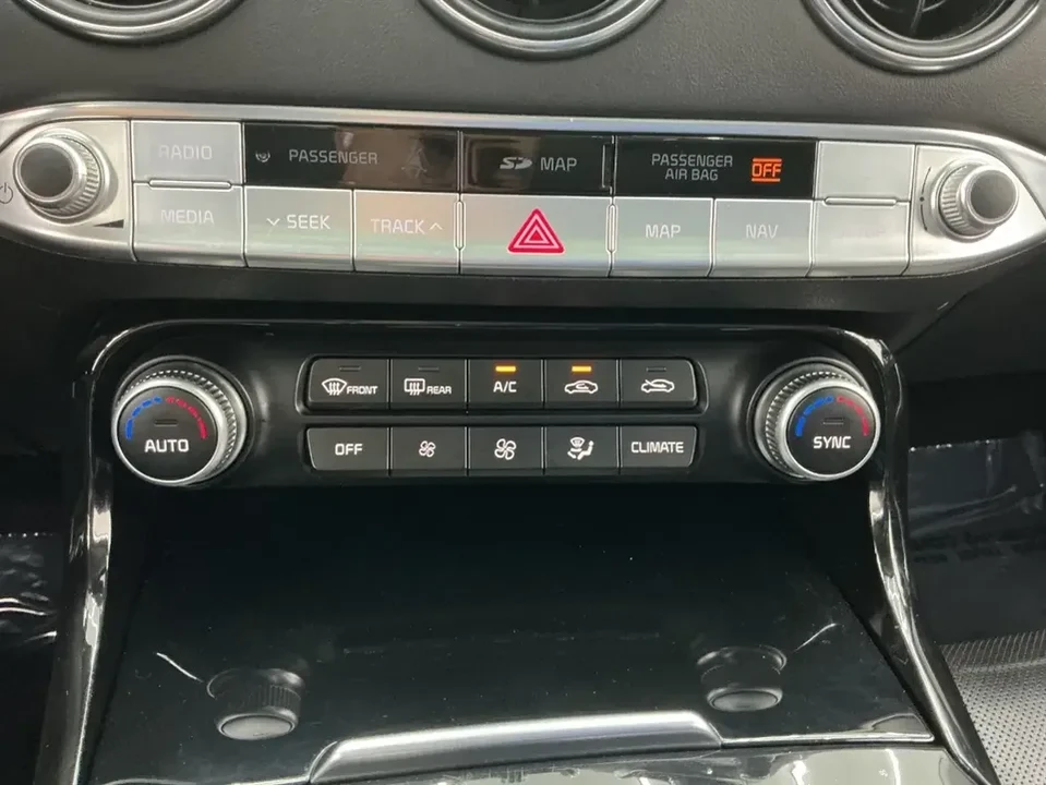 2019 Kia Stinger - Image 17 of 20
