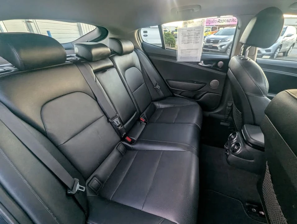 2019 Kia Stinger - Image 17 of 20