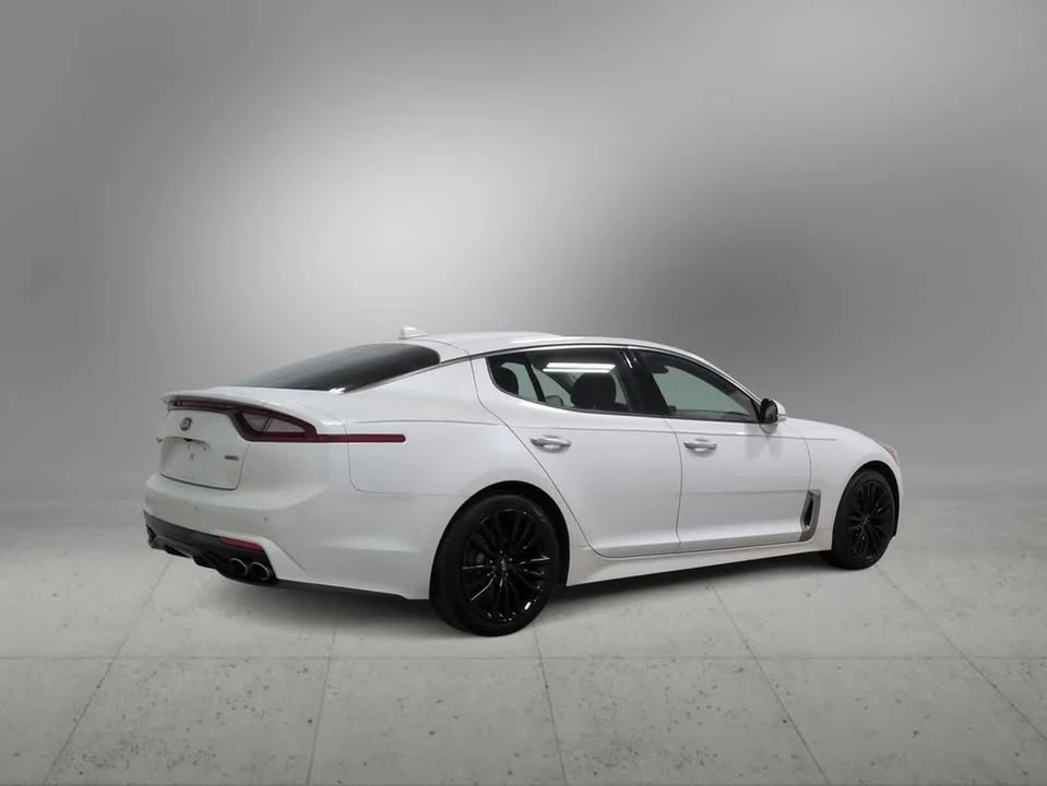 2019 Kia Stinger - Image 7 of 18