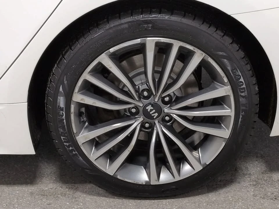 2019 Kia Stinger - Image 13 of 18