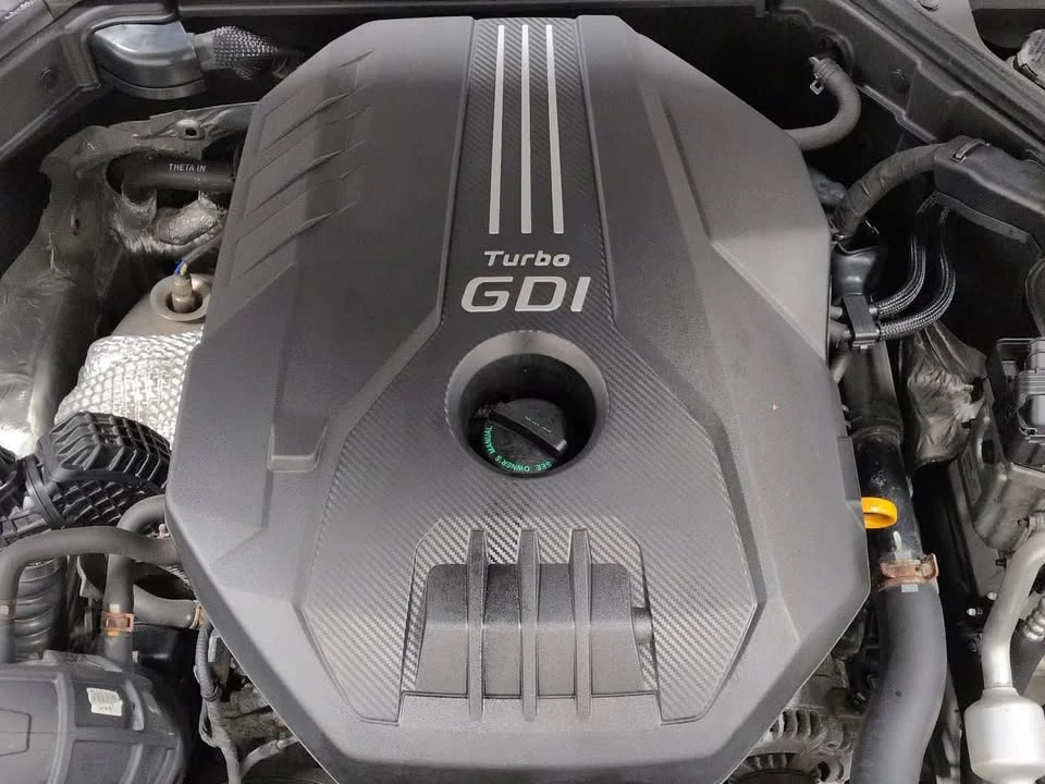 2019 Kia Stinger - Image 14 of 18