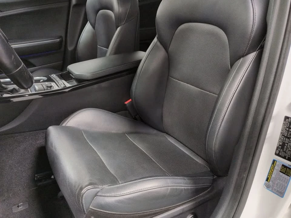 2019 Kia Stinger - Image 16 of 18