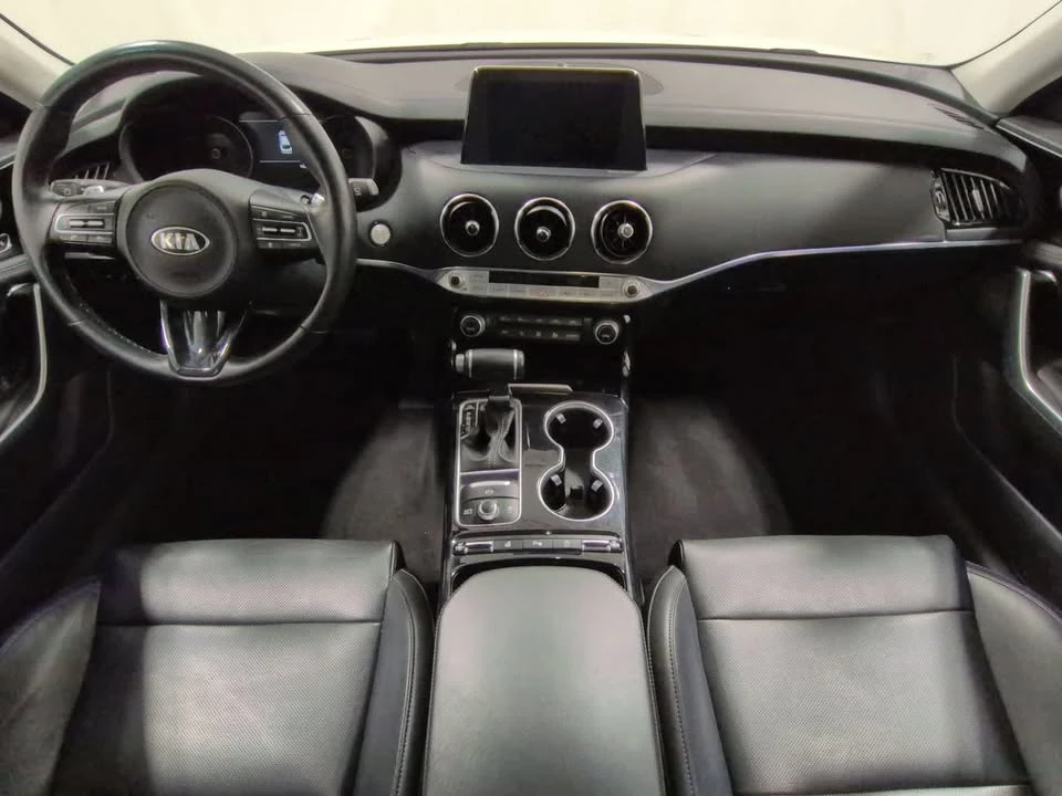 2019 Kia Stinger - Image 15 of 18