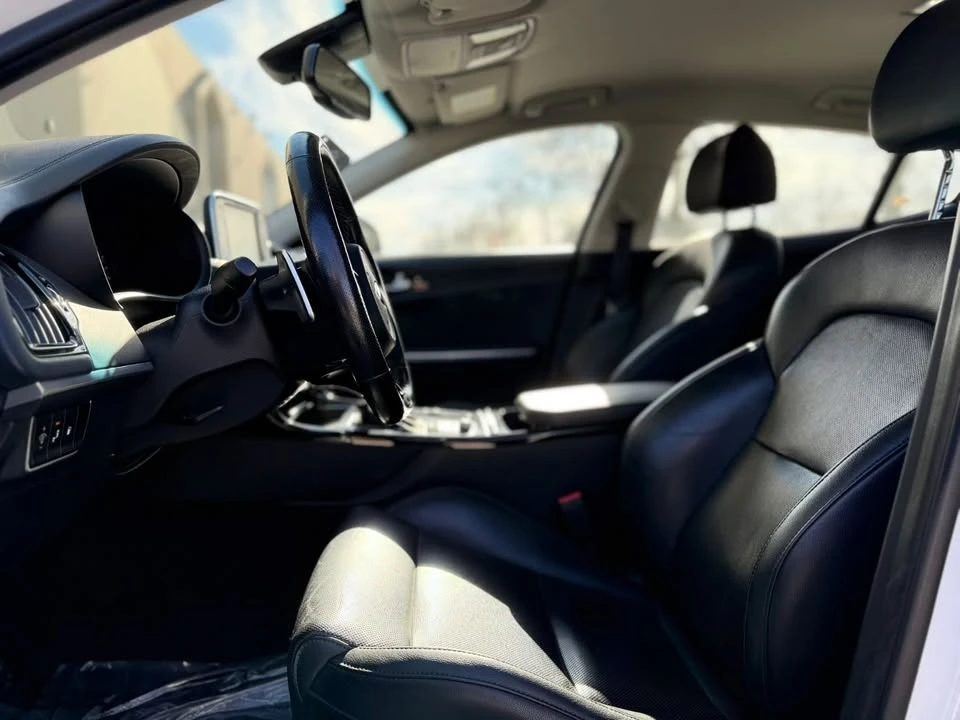 2019 Kia Stinger - Image 16 of 20
