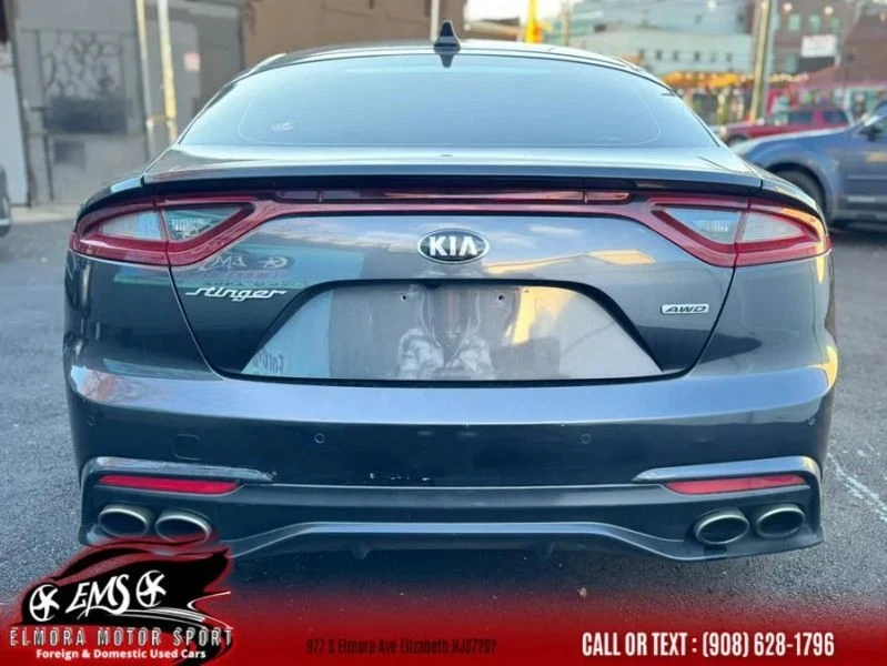 2019 Kia Stinger - Image 9 of 12