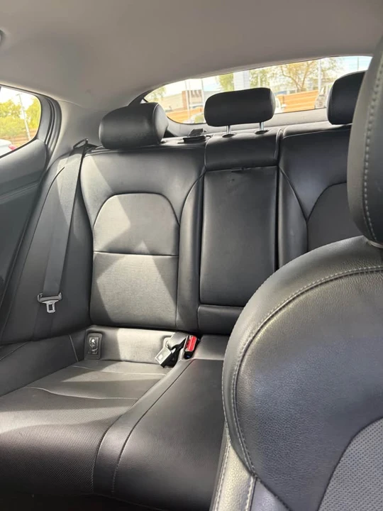 2019 Kia Stinger - Image 8 of 8