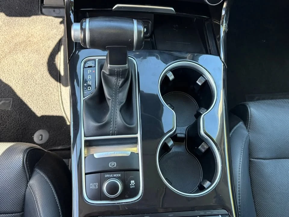 2019 Kia Stinger - Image 16 of 19