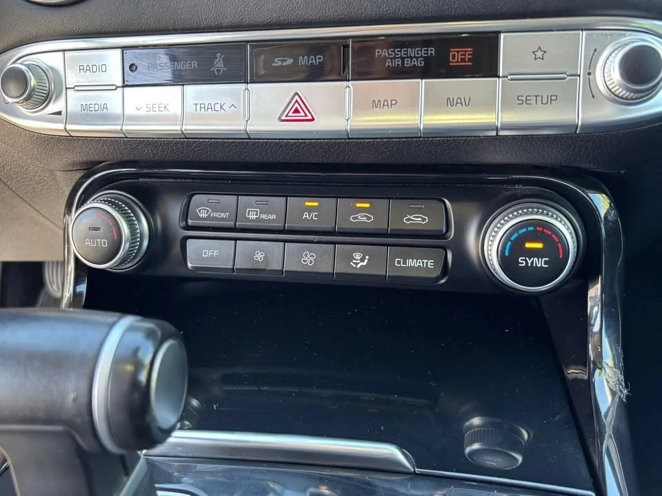2019 Kia Stinger - Image 14 of 19