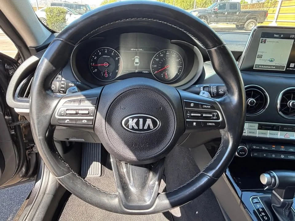 2019 Kia Stinger - Image 11 of 19