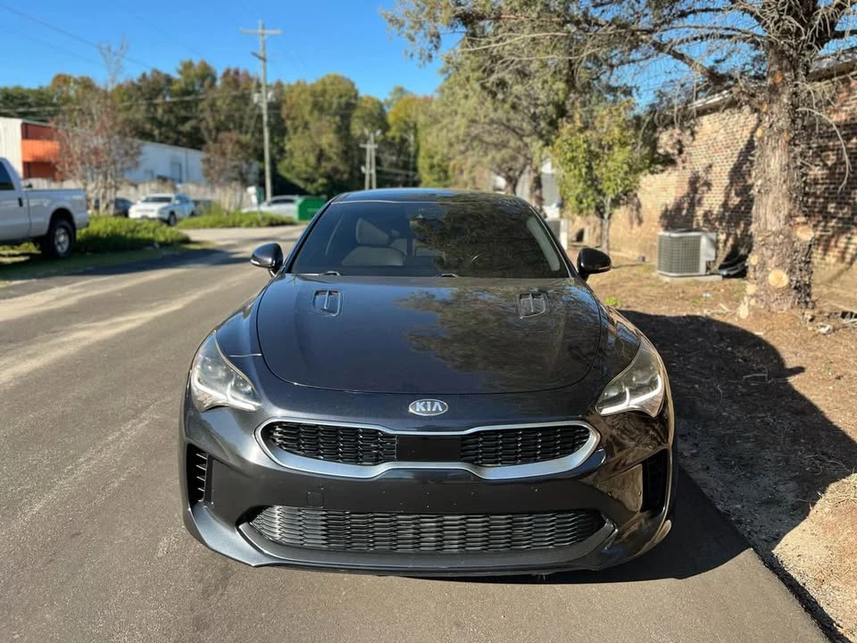 2019 Kia Stinger - Image 2 of 17