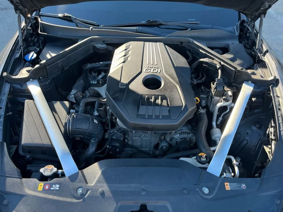 2019 Kia Stinger - Image 9 of 17