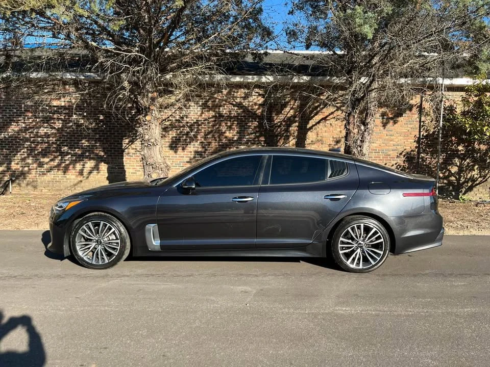 2019 Kia Stinger - Image 7 of 17