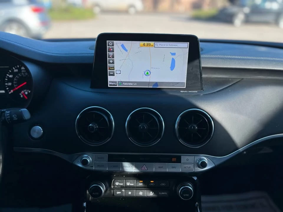 2019 Kia Stinger - Image 11 of 17