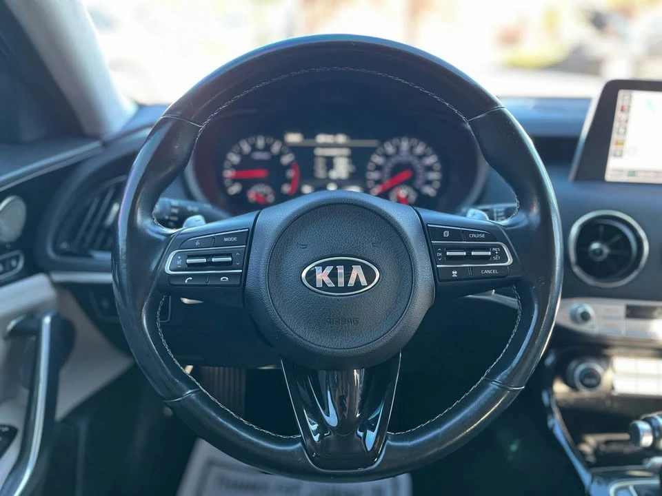 2019 Kia Stinger - Image 10 of 17
