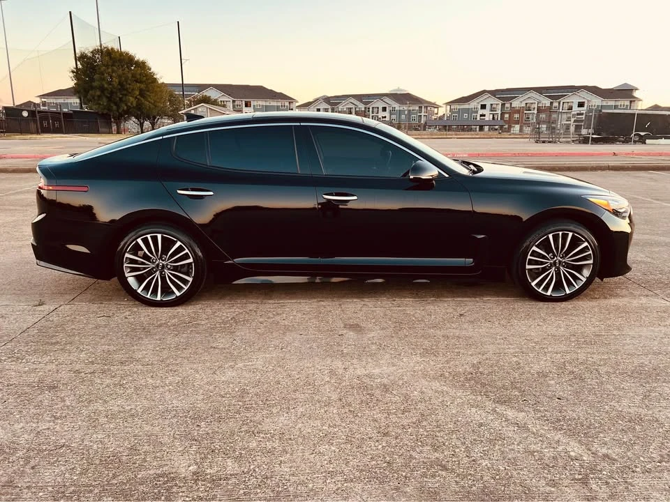 2019 Kia Stinger - Image 9 of 20