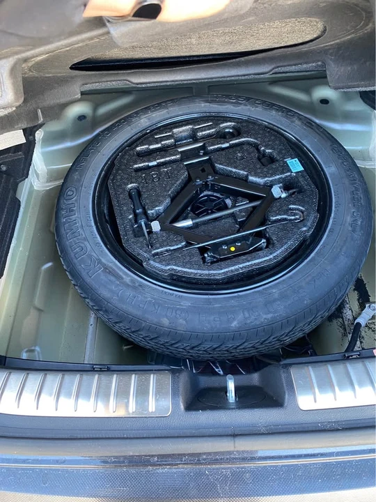 2019 Kia Stinger - Image 7 of 8