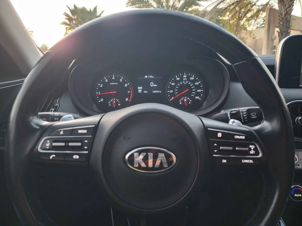 2019 Kia Stinger - Image 17 of 18
