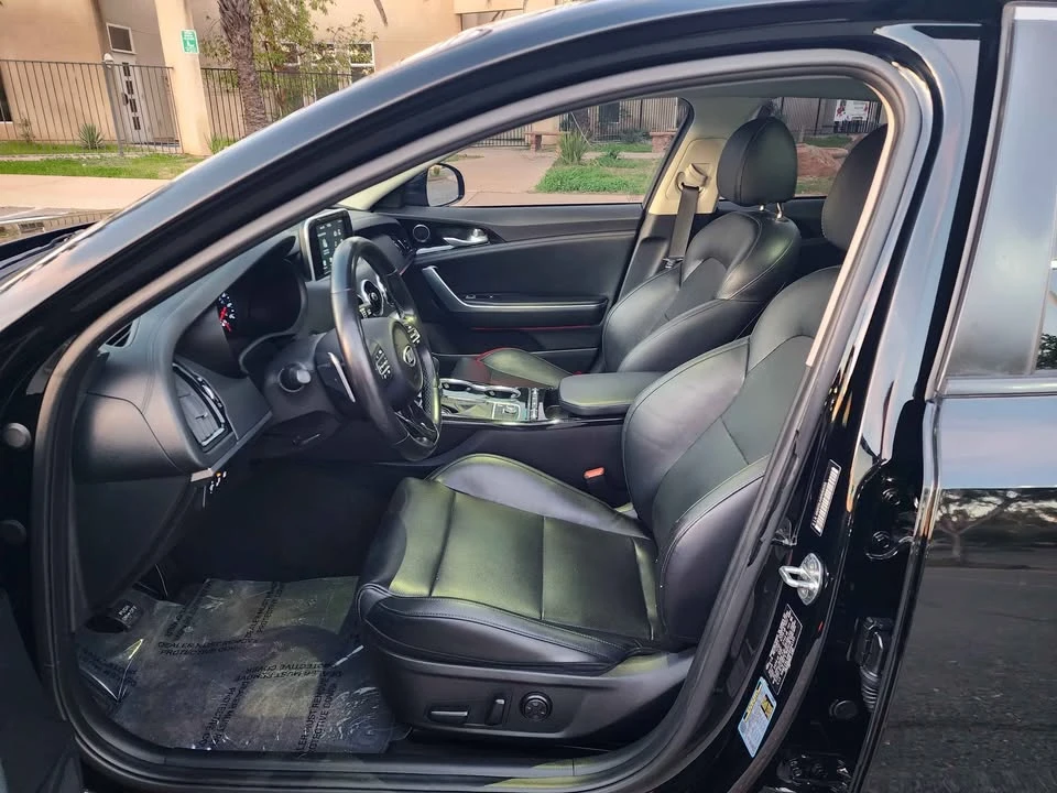 2019 Kia Stinger - Image 16 of 18