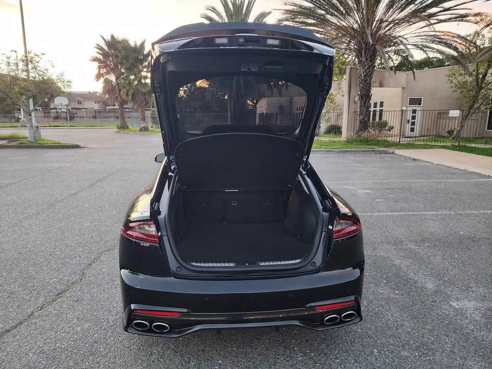 2019 Kia Stinger - Image 11 of 18