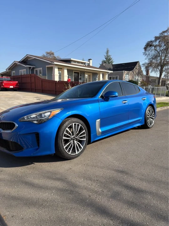 2019 Kia Stinger - Image 2 of 14