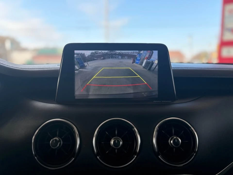 2019 Kia Stinger - Image 13 of 18