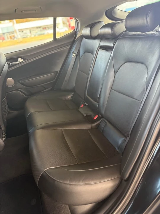2019 Kia Stinger - Image 8 of 18