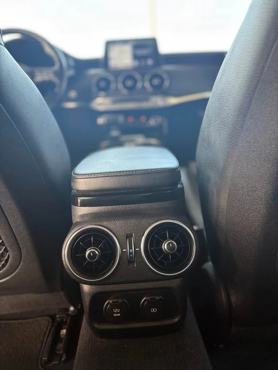 2019 Kia Stinger - Image 16 of 18