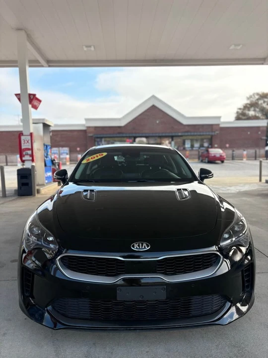 2019 Kia Stinger - Image 2 of 18