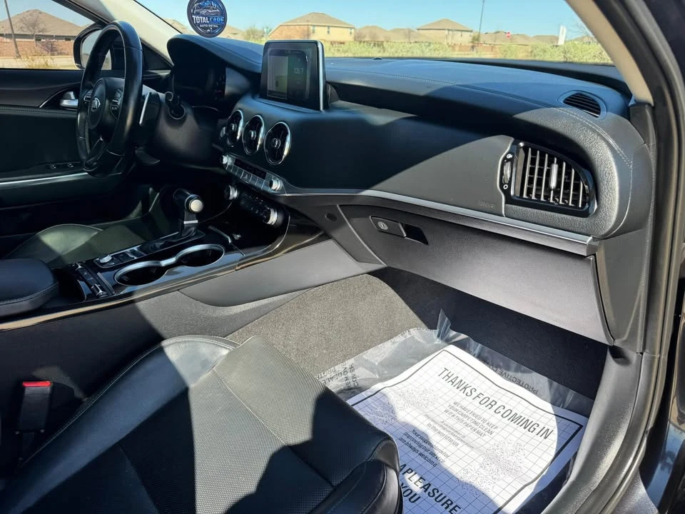 2019 Kia Stinger - Image 14 of 20