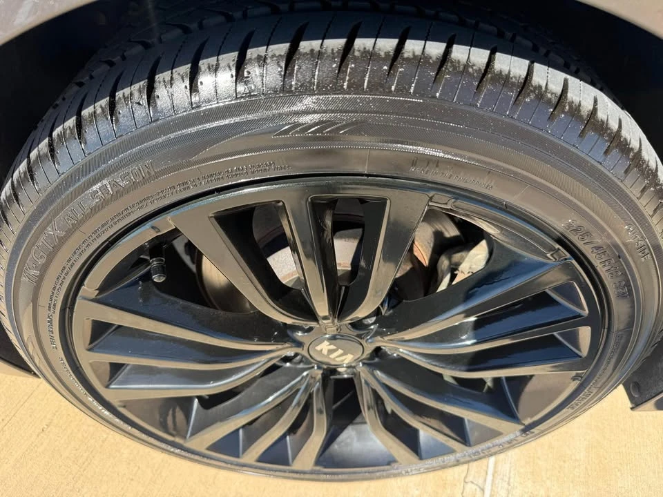 2019 Kia Stinger - Image 17 of 20