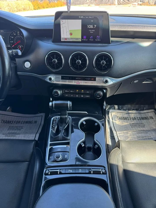 2019 Kia Stinger - Image 11 of 20