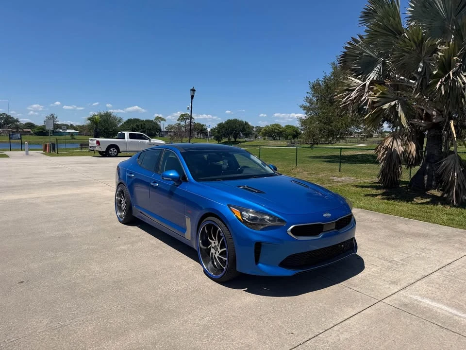 2019 Kia Stinger - Image 2 of 14